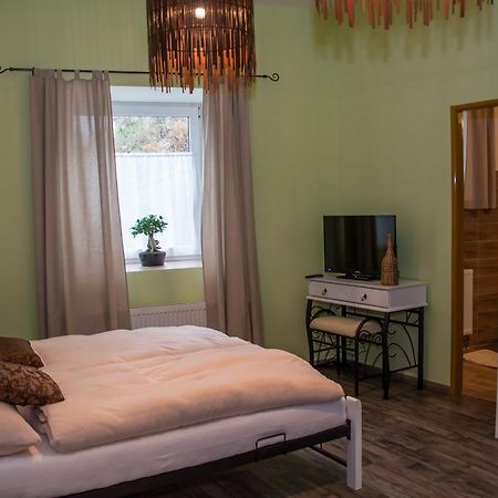 Dum Pod Radnici Pokoje Zamberk Ngoại thất bức ảnh